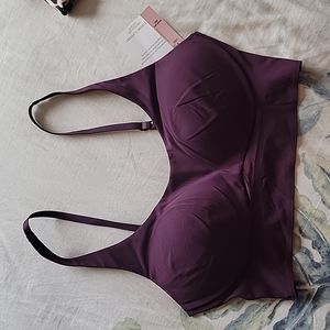 Victoria Secret medium support sports bra NWT